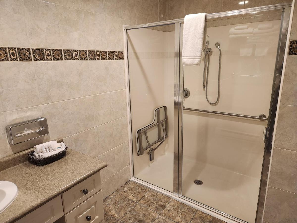 Madeira Park Sunshine Coast Resort מראה חיצוני תמונה